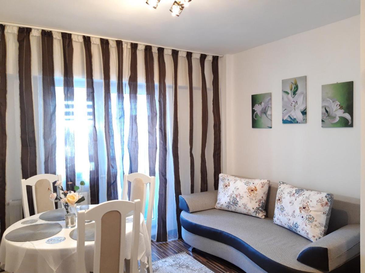 70 négyzetméteres, 2 hálószobás Apartman 1 fürdőszobával Astra területén Brassó Kültér fotó